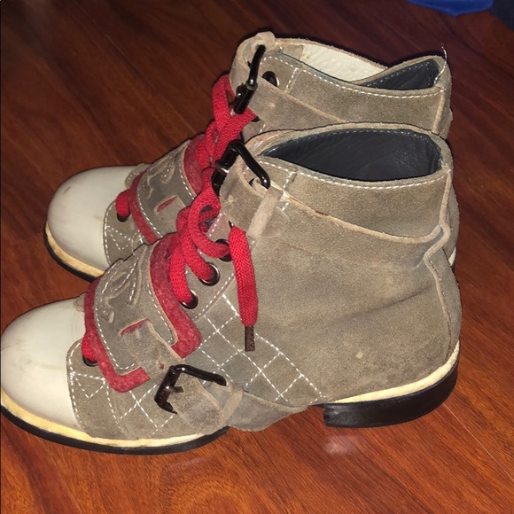 CHANEL booties new soles - Picture 6 of 8